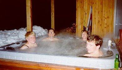 hottub3.jpg - 21.0 K